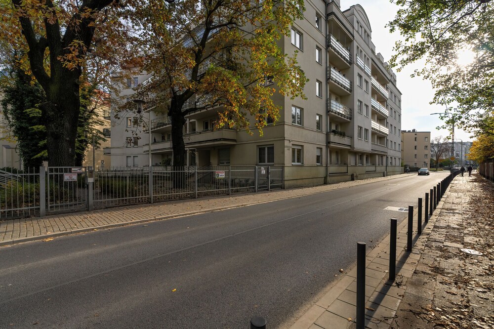 Studio With Balcony Poznań by Renters view 5