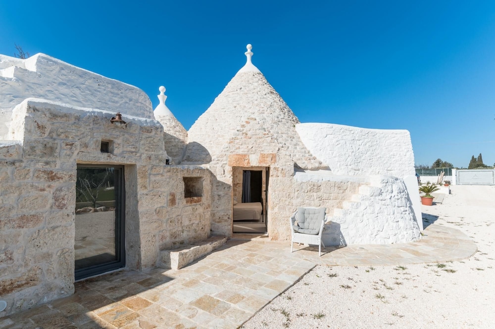Trullo La Dolina con Piscina e d Pendance by Wonderful Italy view 2