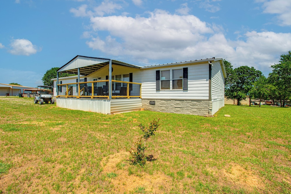 1 Mi to Lake Texoma: Peaceful Kingston Getaway