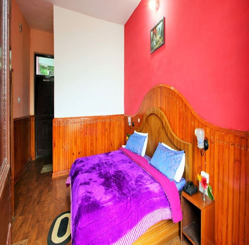 Hotel Sumit Kausani