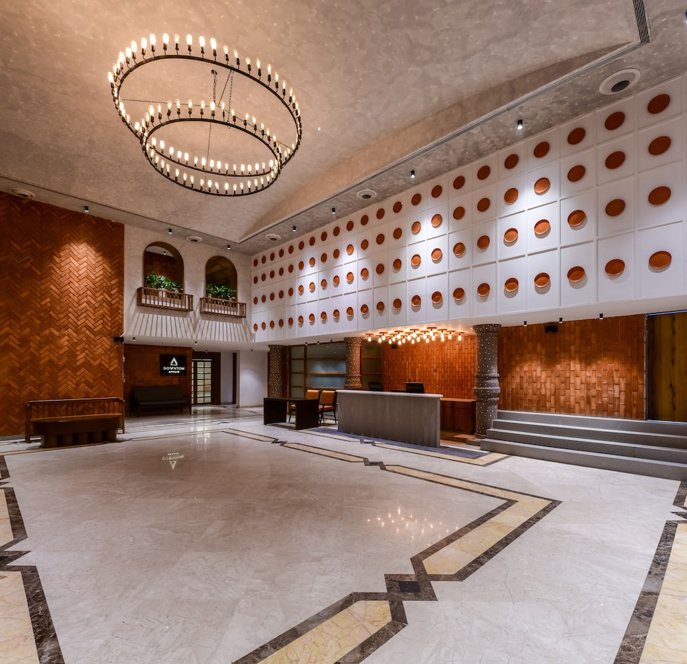 Lobby & Reception