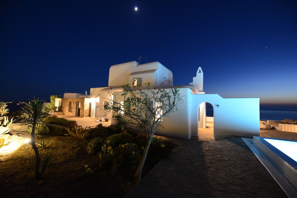 Villa Crystal