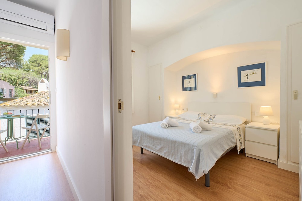 Llevant in Llafranc With 3 Bedrooms and 2 Bathrooms