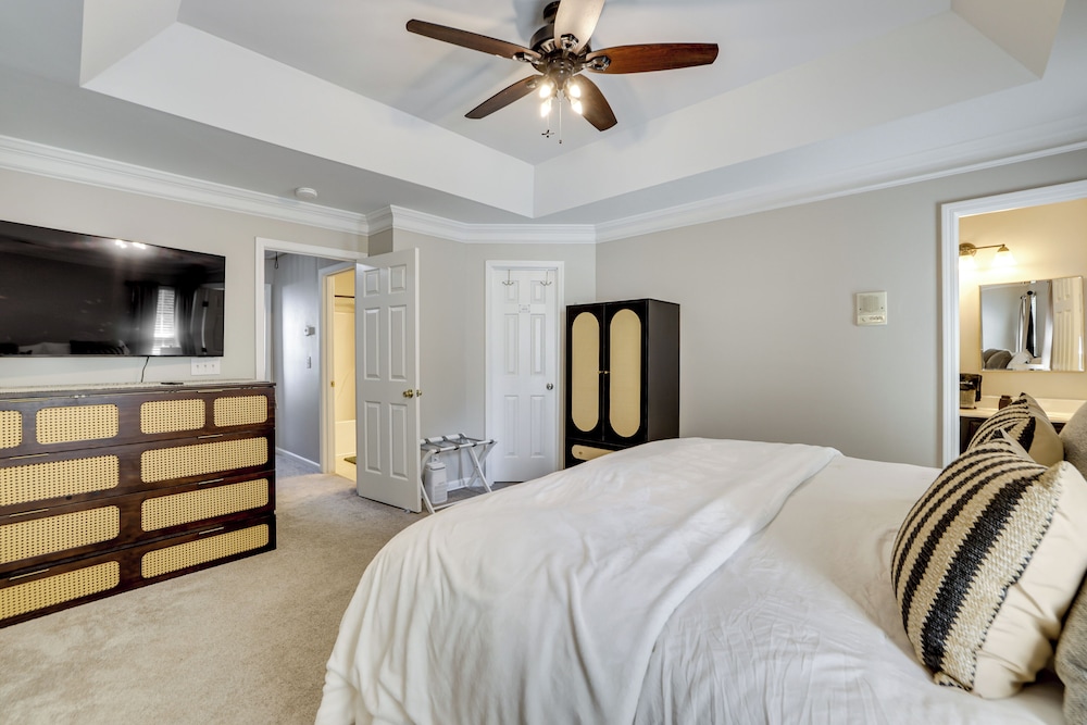 Playroom & Home Office: Family Retreat in Mauldin!