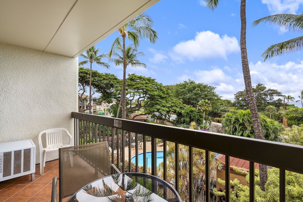 Maui Vista 1-308 - Steps From the Beach, Renovated, Ocean Views, New Windows, AC