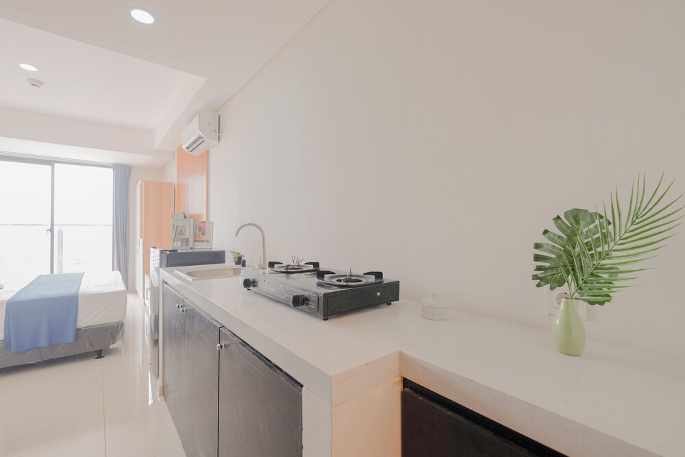 Modern And Comfy Studio At Daan Mogot City Apartment