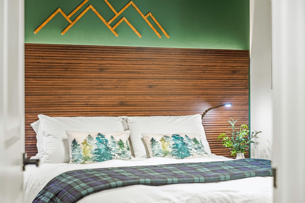 Somerset Lodge by Avantstay Hot Tub Lake Access Community Amenities