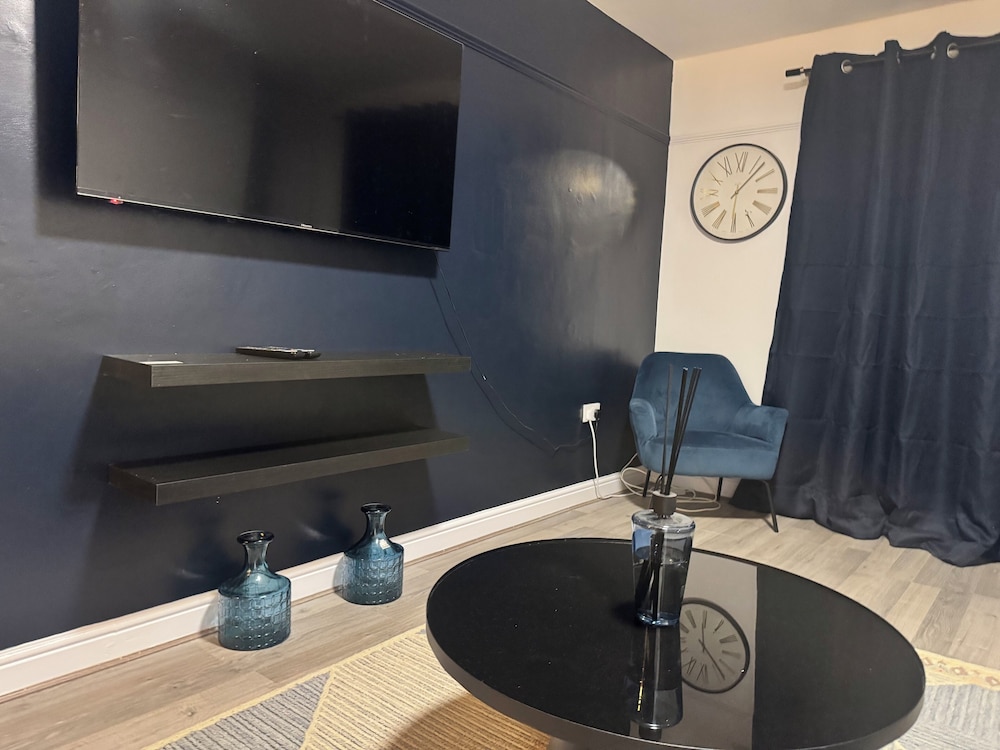 Corporate 3bedroom home with parking