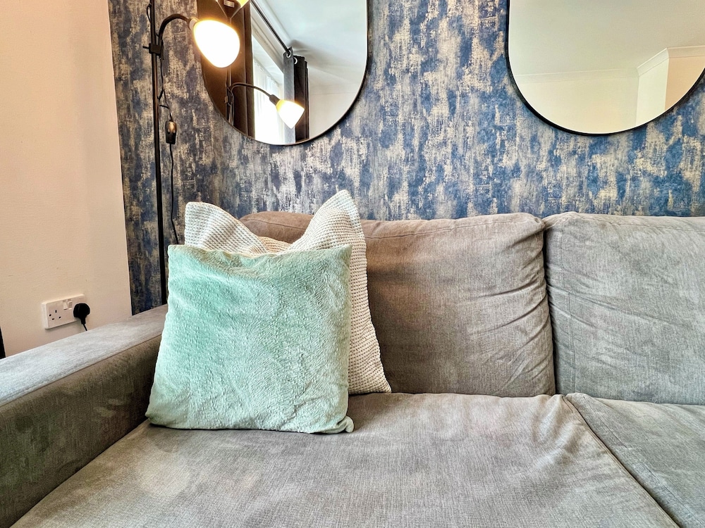 London Oasis Apartment Escape