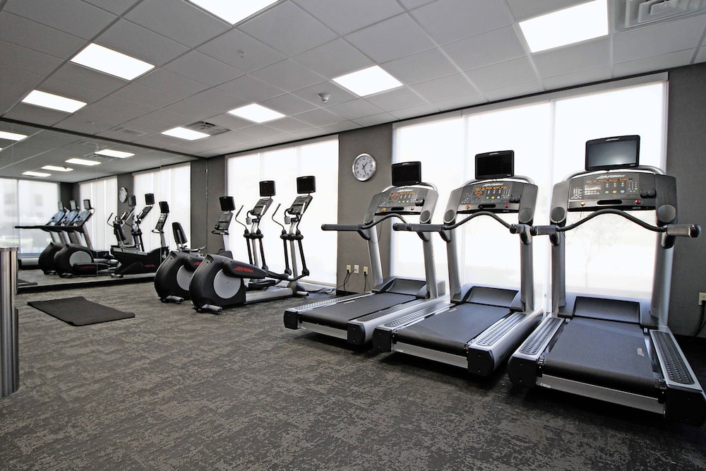 London Vacations - Fairfield Inn  Suites by Marriott London - Property Image 3