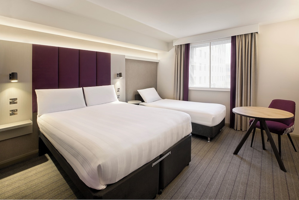 Premier Inn Cardiff Cc Queen Street