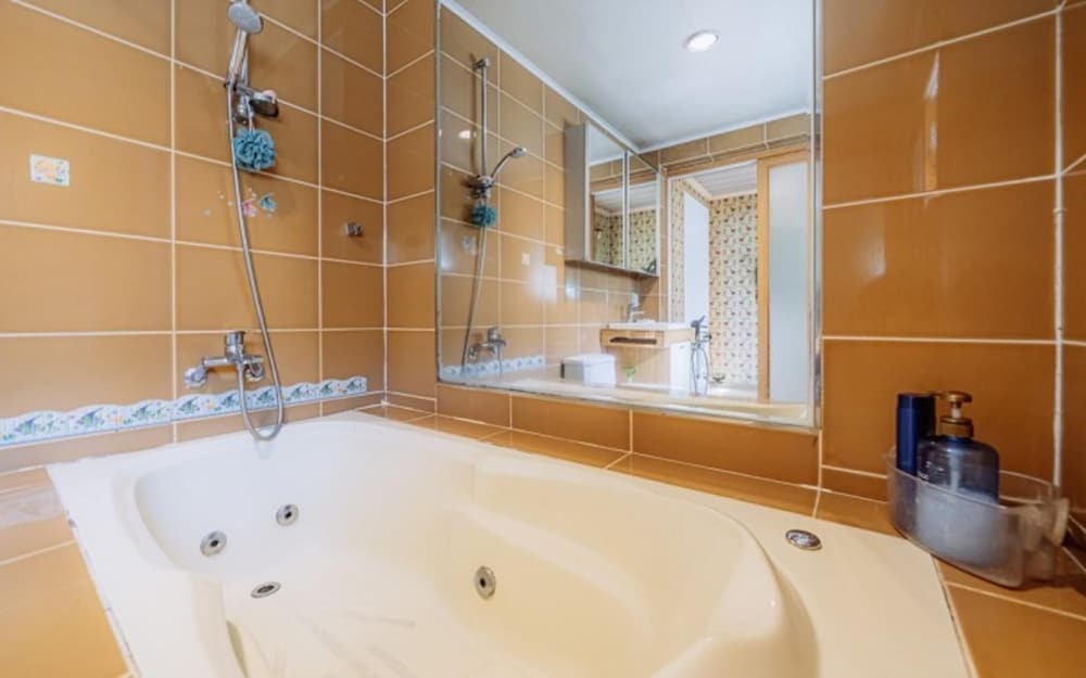 Gapyeong Haetrak Pool Villa Pension view 5