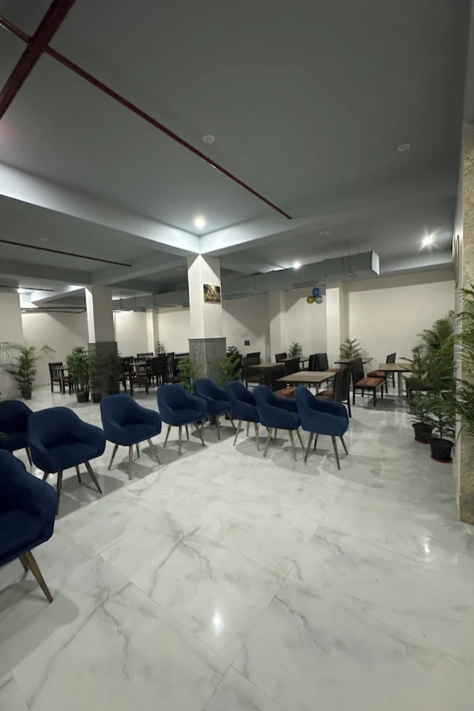 Hotel Divines Residency