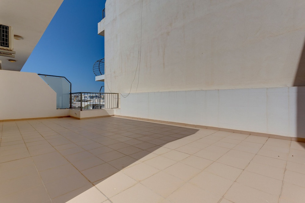 Superlative Penthouse With Spacious Terrace view 3