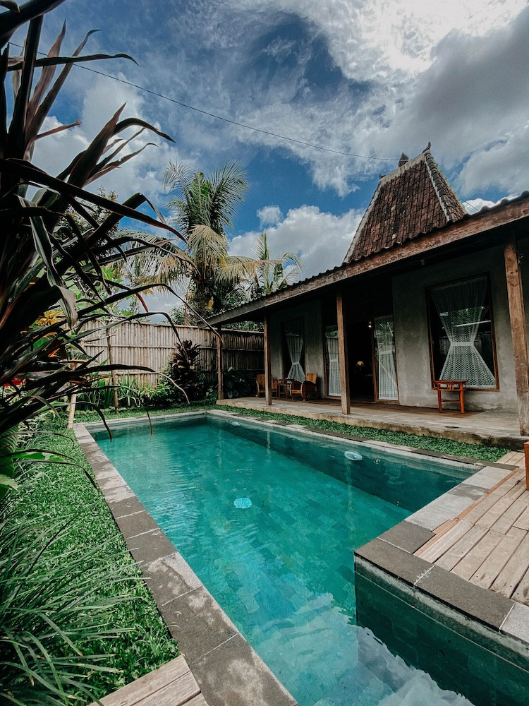 Sarini Villas view 4