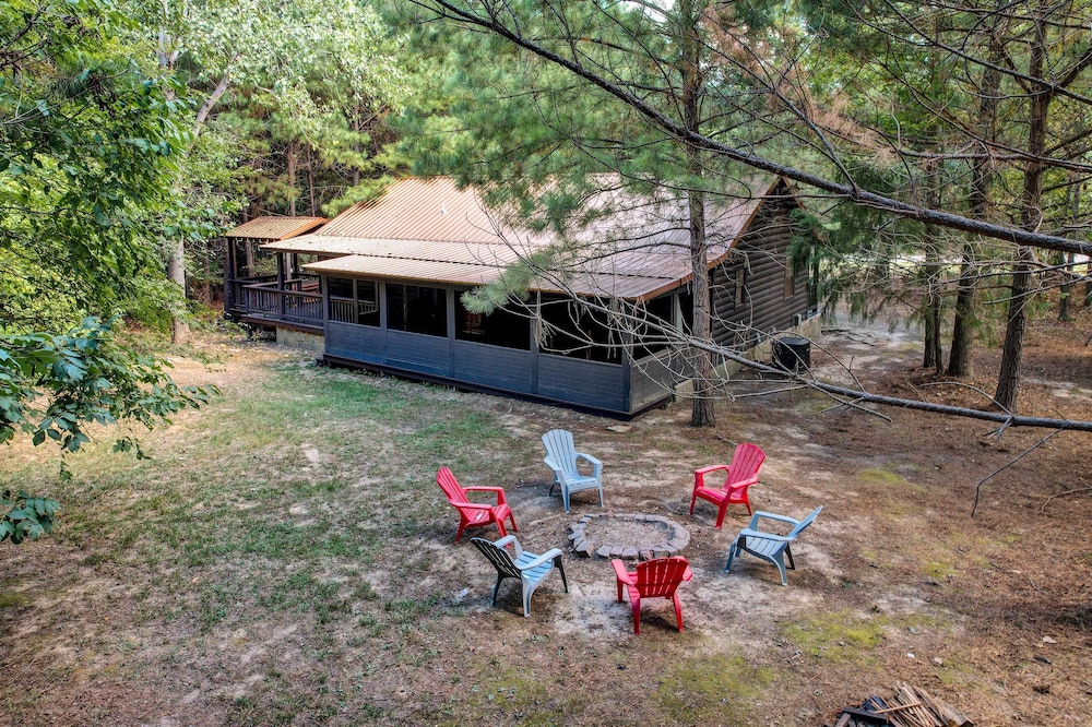 Private Broken Bow Cabin w/ Hot Tub + Gazebo! view 4