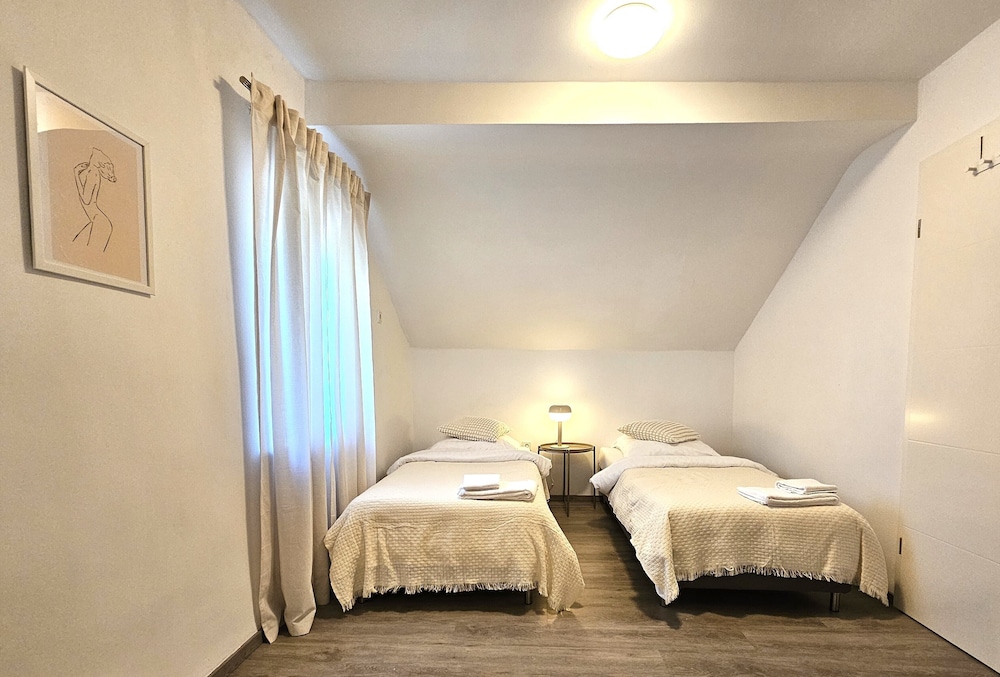Airport Messe Apartments