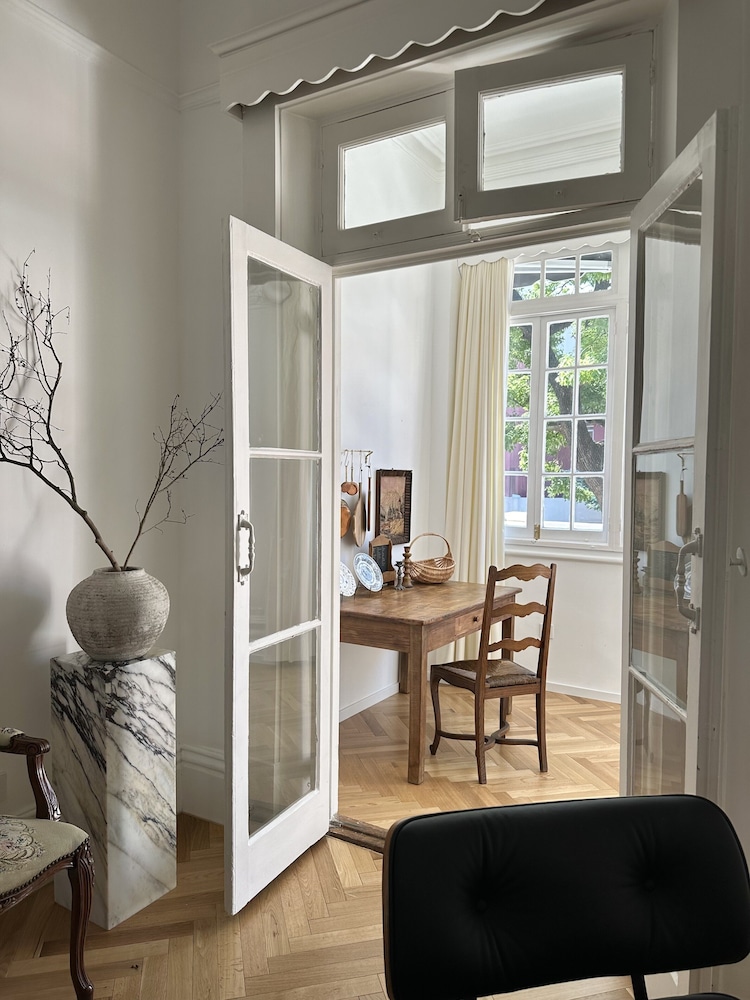 Shanghai Hills& Art Suite 16