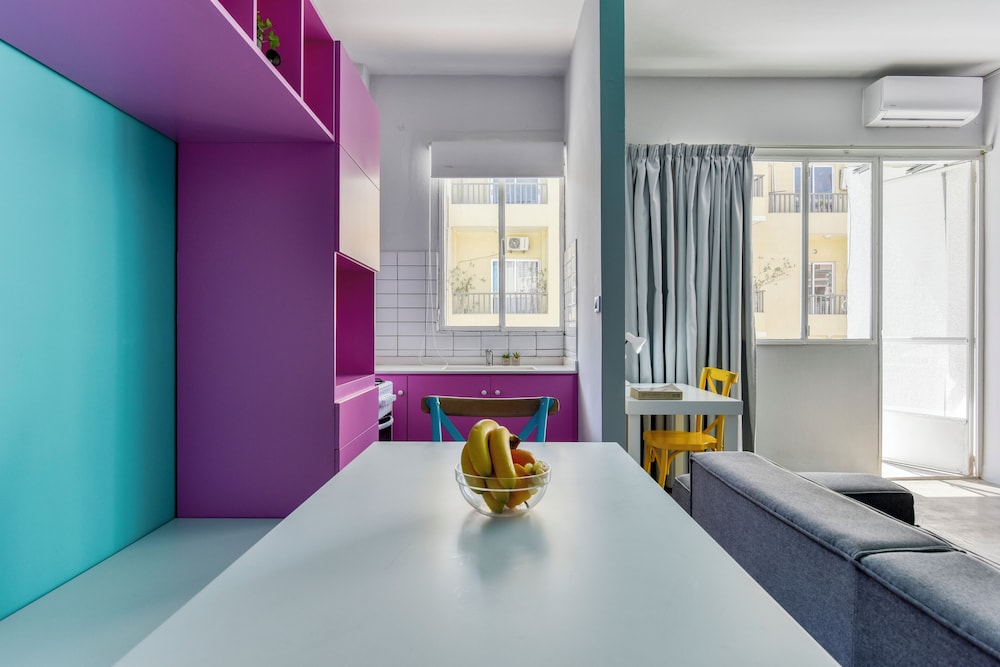The Pop House 2-BR Apt in Mar Mkhayel