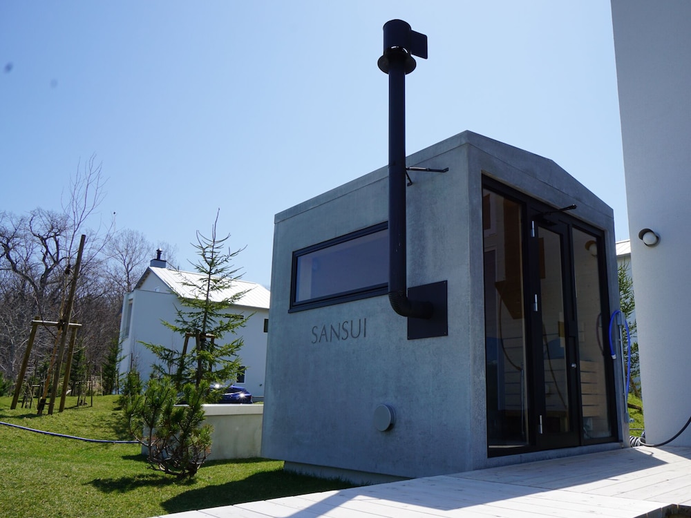 Sansui Lakeside Villa