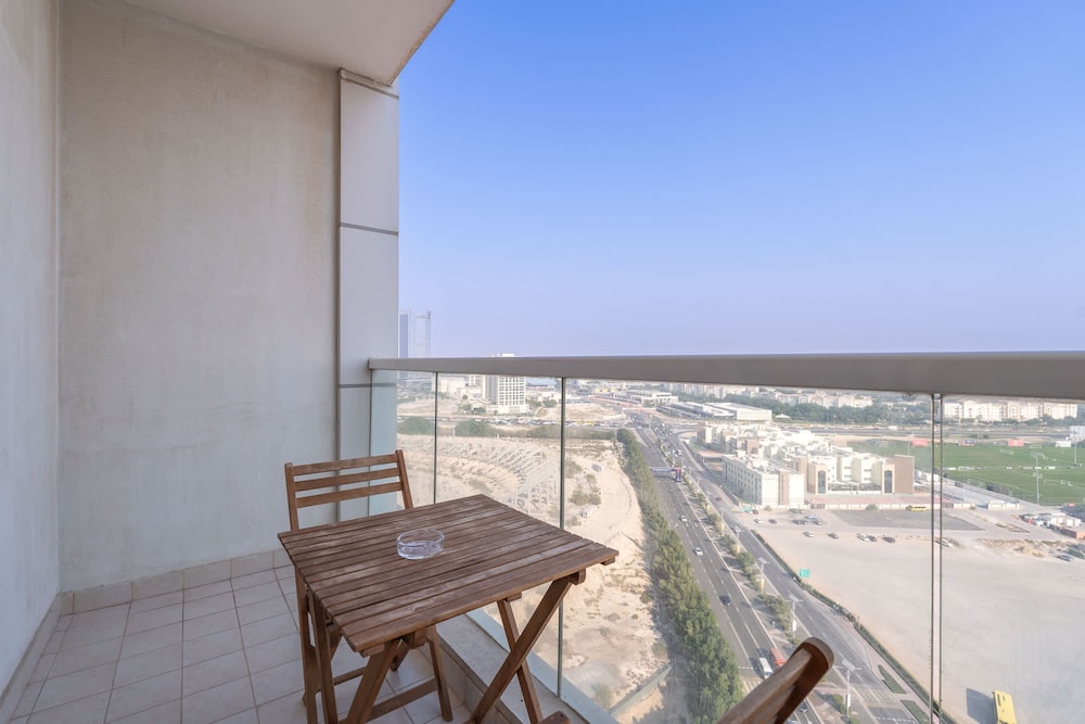 Charming Sun-filled 1-bedroom in Red Residence Dubai Sports City