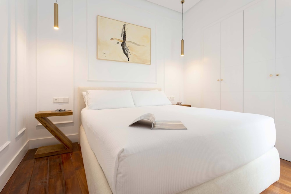 Modern Apartment in Seville. Corral del Rey II