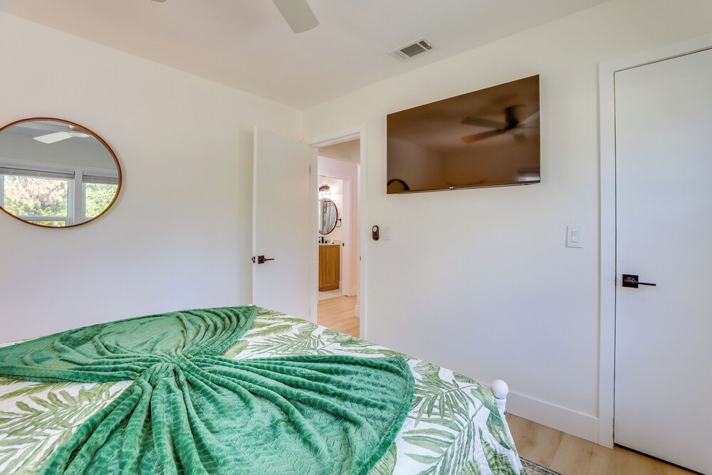 Private Hot Tub & Fenced Yard: Sleek Gulfport Home
