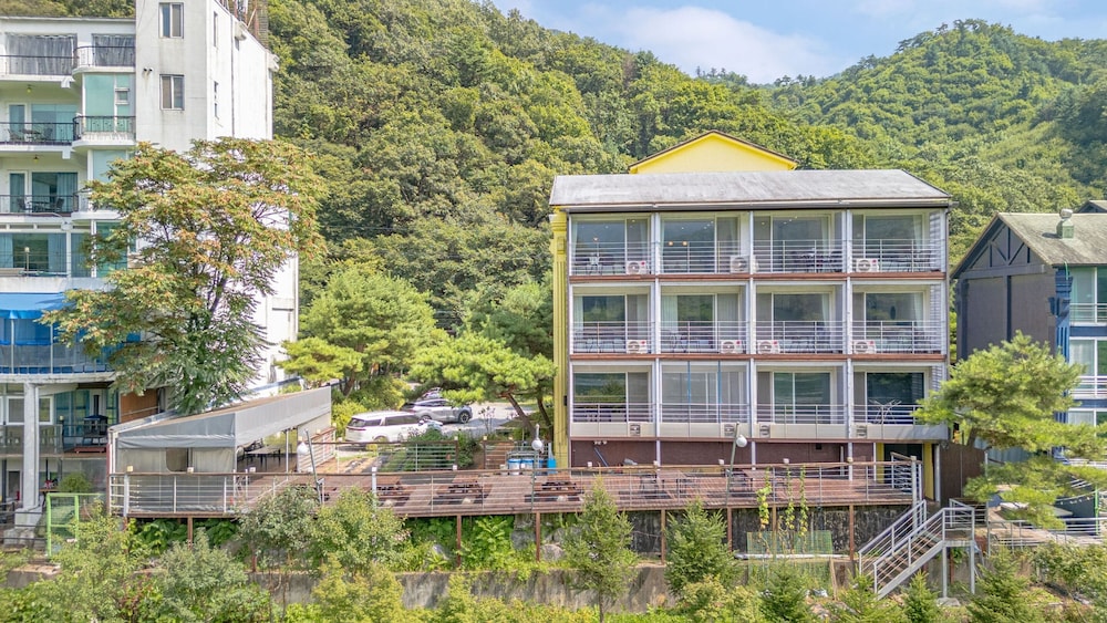 Gapyeong Rowa River View Pension view 3