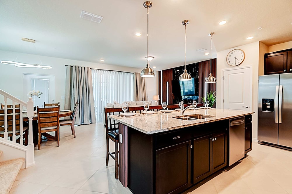 16101 Dream Home Perfect for Families Near Disney Water Parks