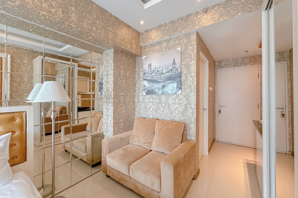Studio Apartment With Access To Pakuwon Mall At Orchard Supermall Mansion