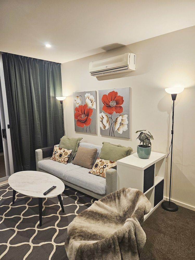 Central Lakeview Apartments