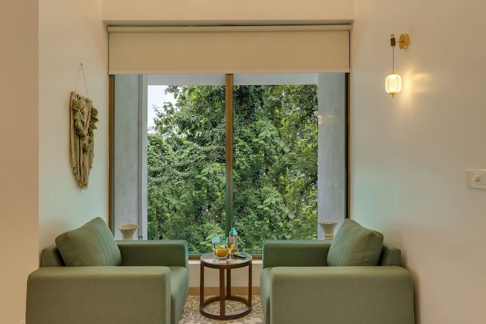 Casa Maxima - 4BR w Private Pool 1km to the Beach