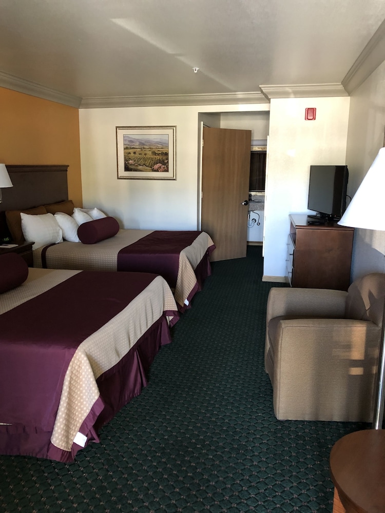 Cloverdale Wine Country Inn  Suites - Property Image 47