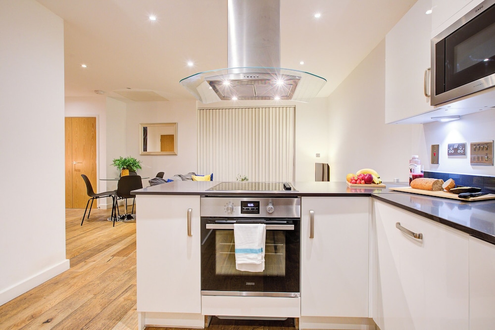 Hybrid Resi Greenwich
