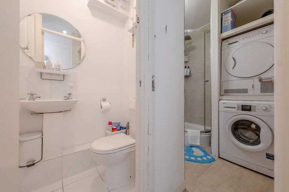 Cosy 3 Bedroom Flat in North London
