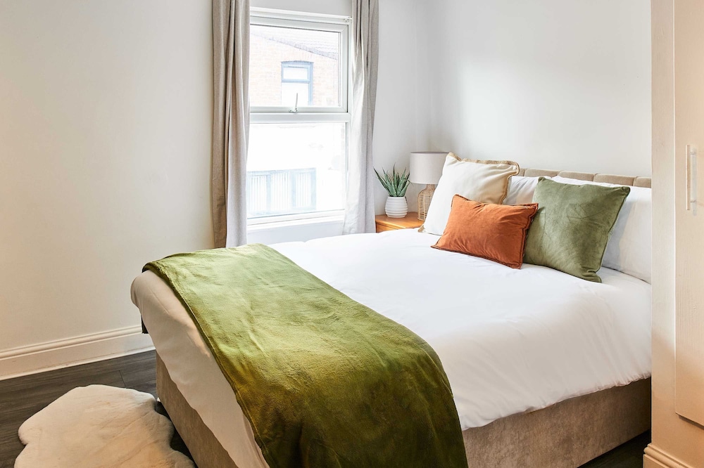 Host Stay Bishop House