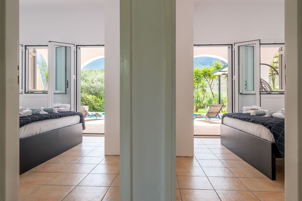 Kournas-sleeps8-parking-garden-pool-petfriendly view 4