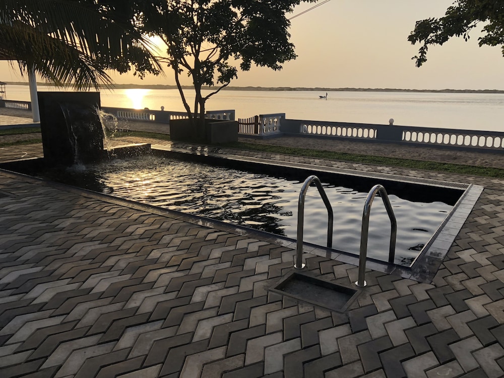 Dinuda Resort