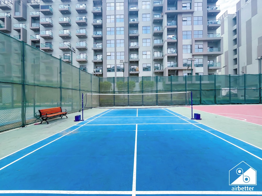 Bright 2bed Family Home: Pool, Gym & Kids Play