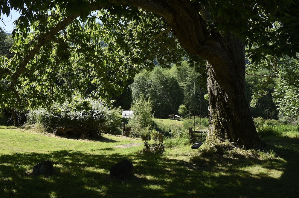 Lucky Mud Inn and Disc Golf Resort