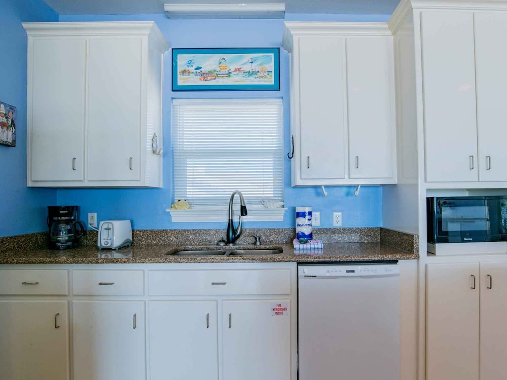Sailfish by Southern Vacation Rentals view 2
