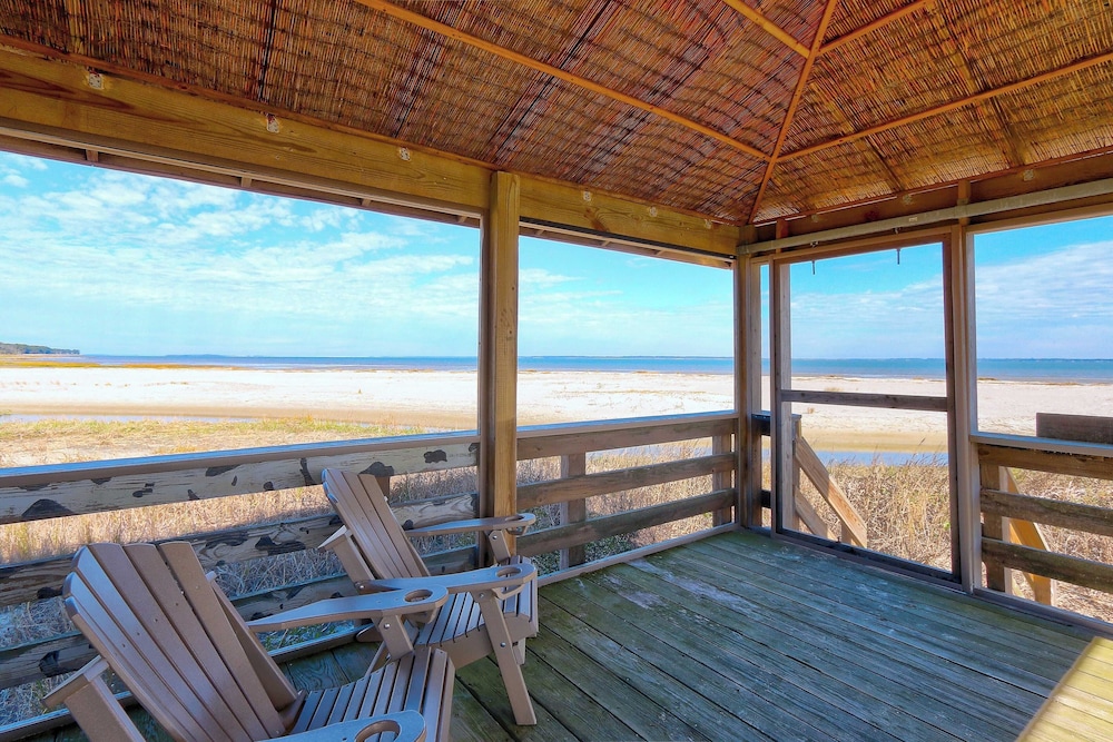 Beachside Boardwalk & Views Pool + Hot Tub 202 on the Sound