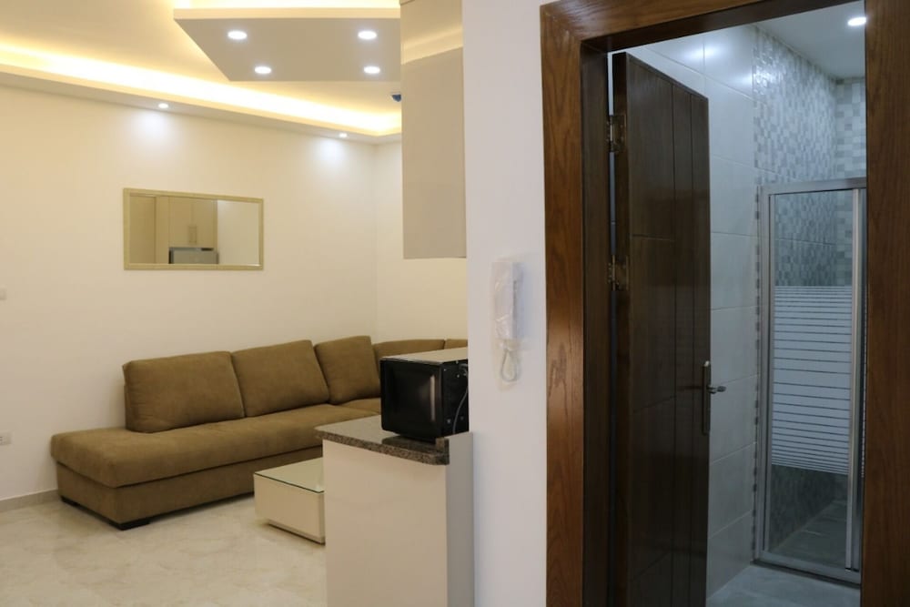 Amazing one Bedroom Apartment in Amman, Elwebdah 5 view 3