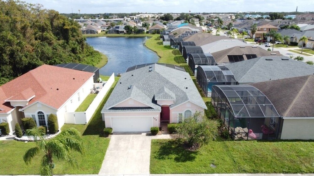 Walk To Silver Spurs Rodeo And Heritage Park 4 Bedroom Home