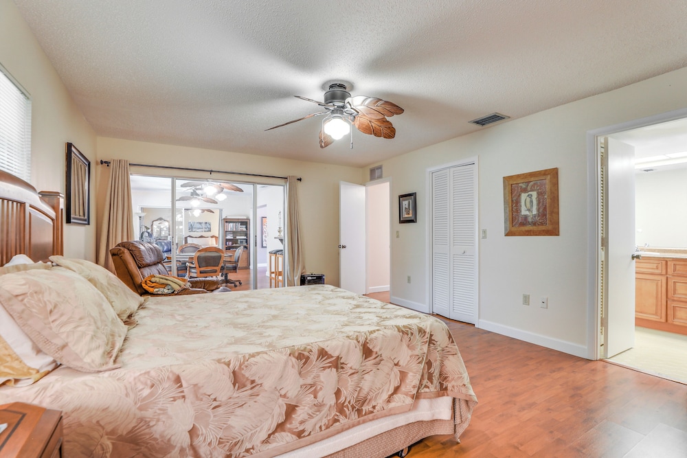 Palm Aire Home - 5 Mi to SRQ Airport!