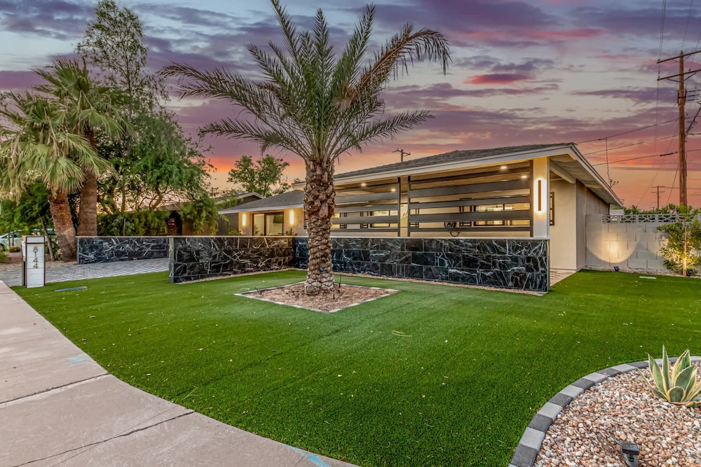 NEW The Kensington Custom Pool Al-fresco Living