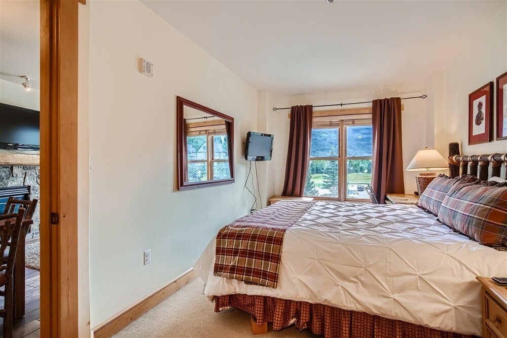 Copper Springs 209 2 Bedroom Condo by RedAwning
