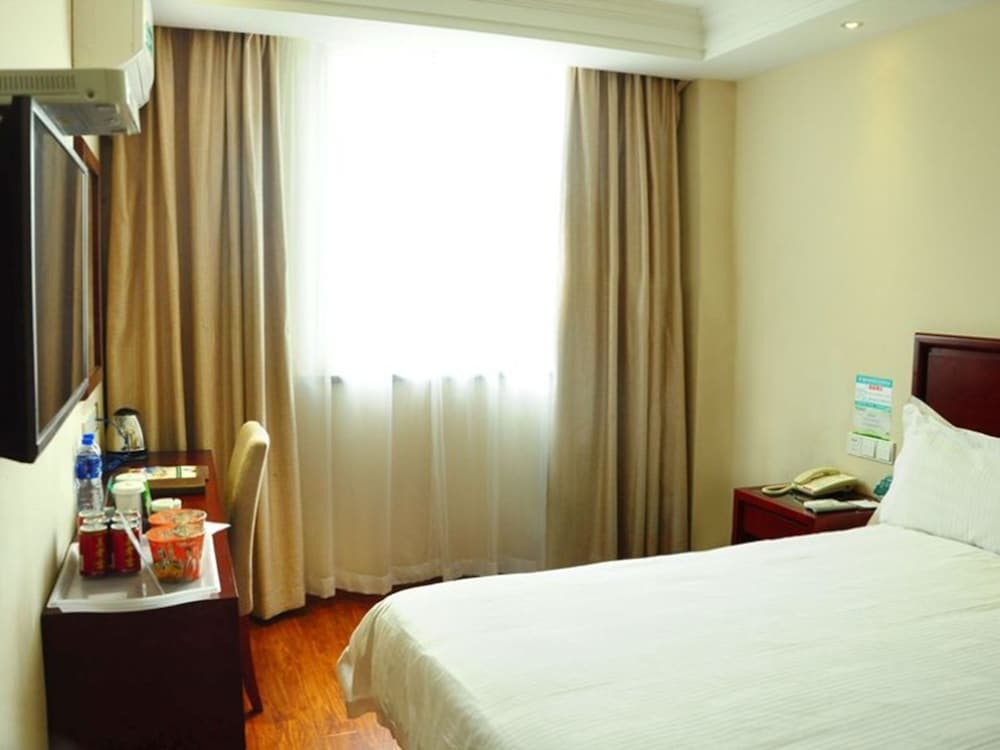 GreenTree Inn Chuzhou Dingyuan County People's Square General Hospital Business Hotel