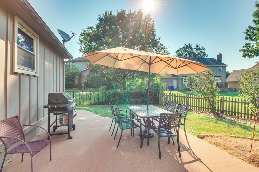 Overland Park Family Home w/ Game Room & Backyard!