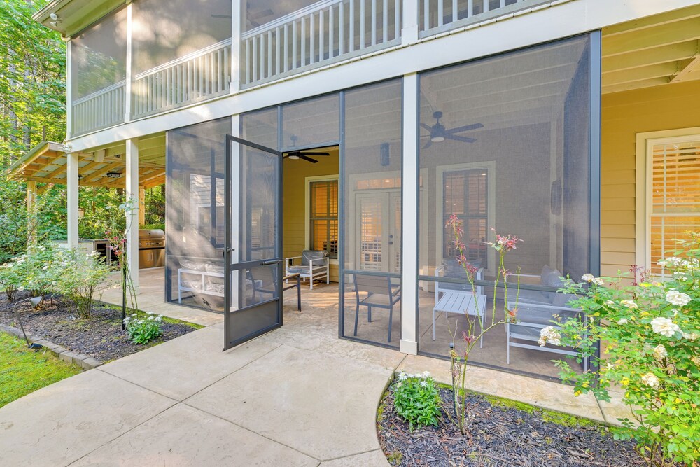 Hike & Explore! Luxe Retreat Near Lake Norman